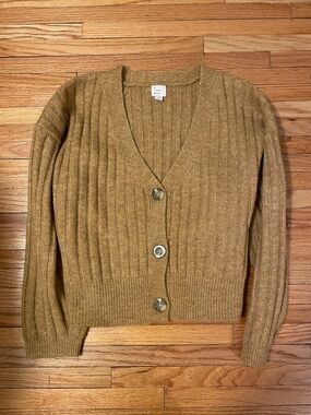 Ribbed V-Neck Button Cropped Cardigan